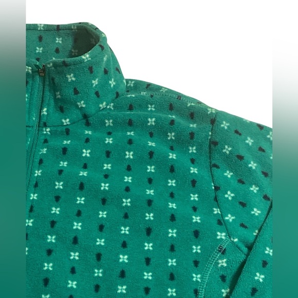 Lands End fleece top in green size large (14-16)
A - Picture 2 of 7
